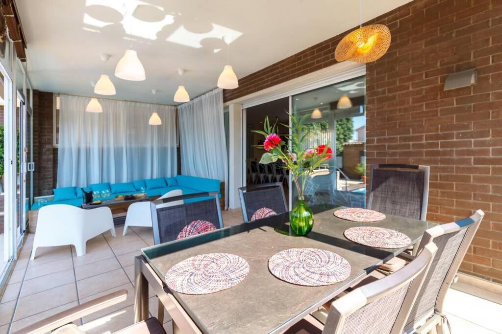Villa Wine Experience Cambrils - Wine, Art & Games 외부 사진