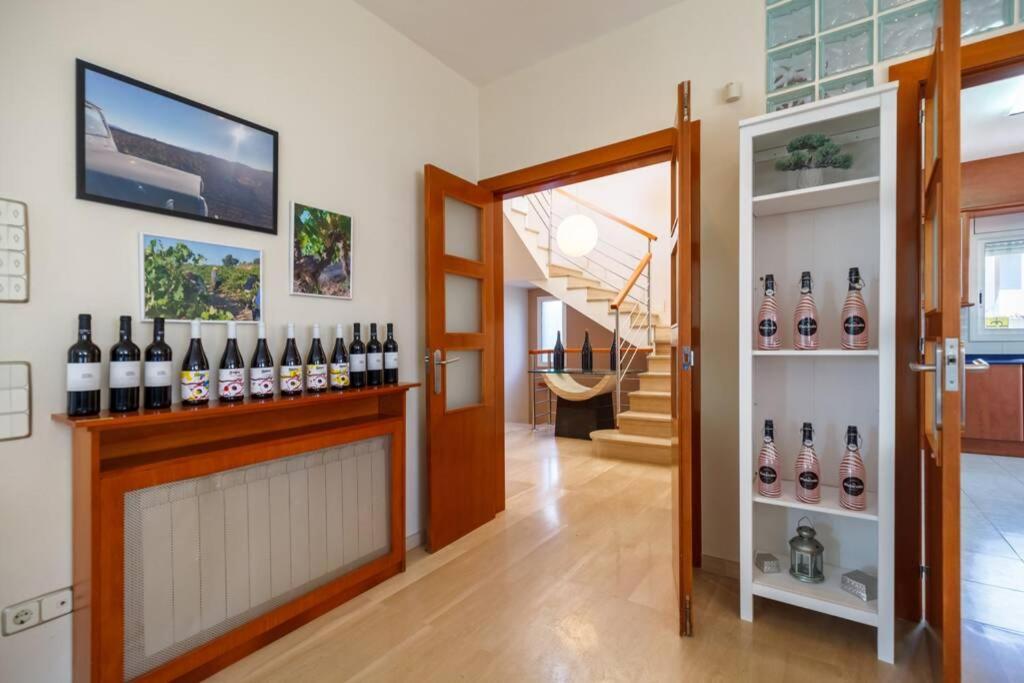 Villa Wine Experience Cambrils - Wine, Art & Games 외부 사진