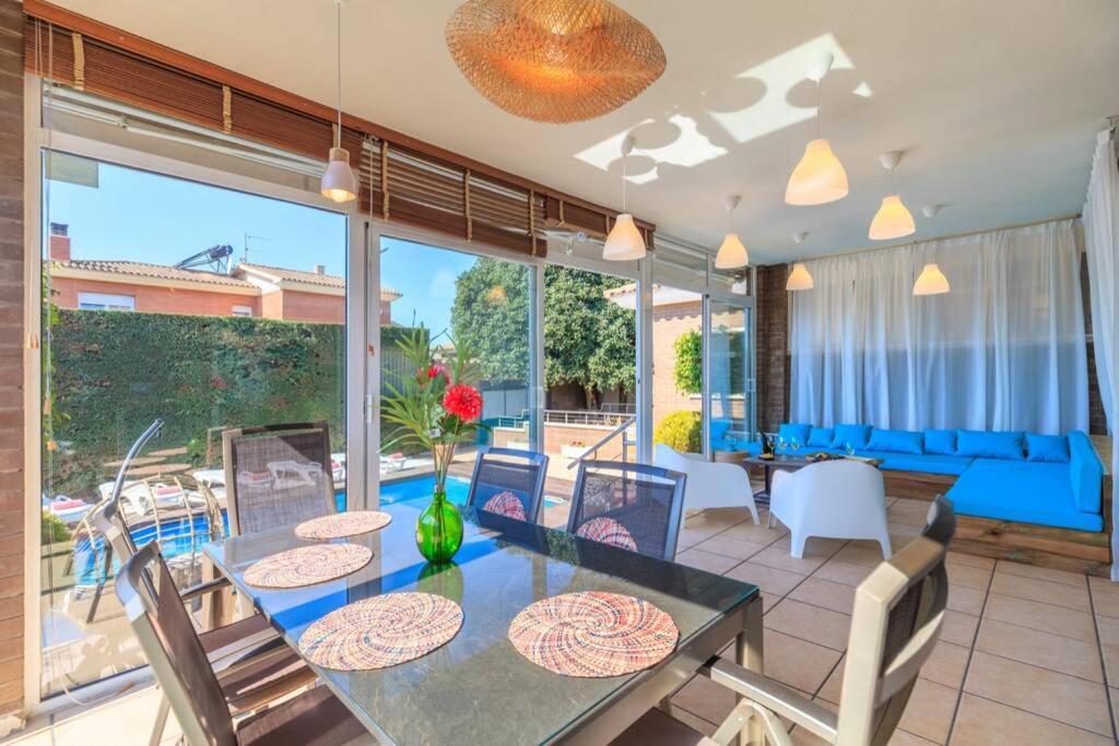 Villa Wine Experience Cambrils - Wine, Art & Games 외부 사진