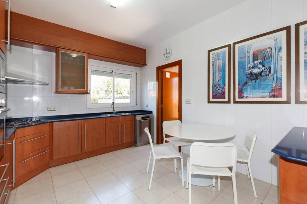 Villa Wine Experience Cambrils - Wine, Art & Games 외부 사진