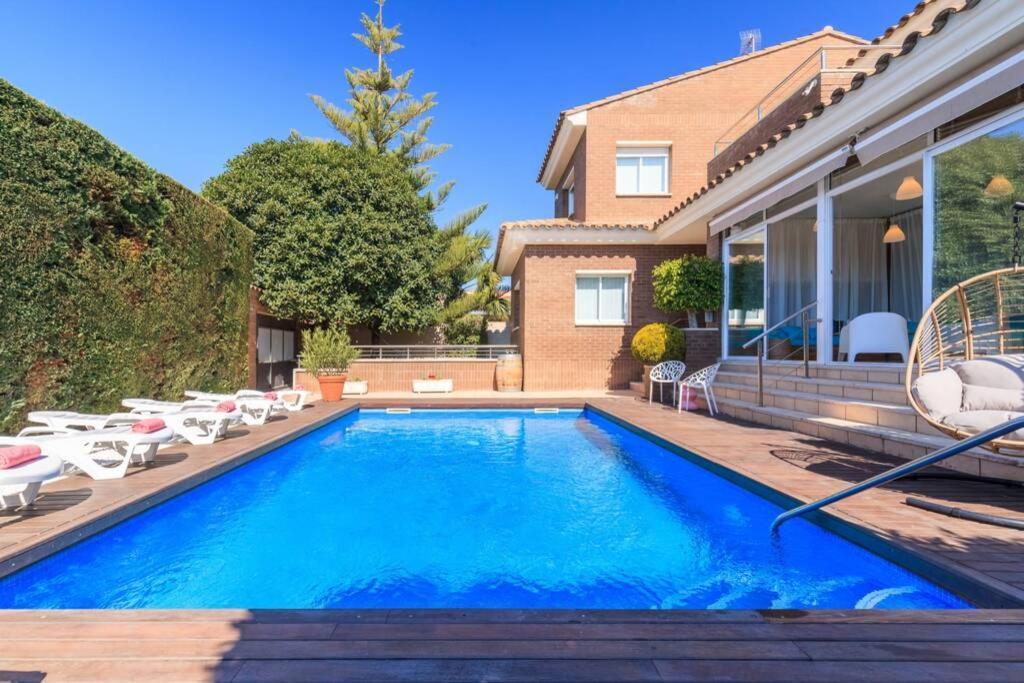 Villa Wine Experience Cambrils - Wine, Art & Games 외부 사진